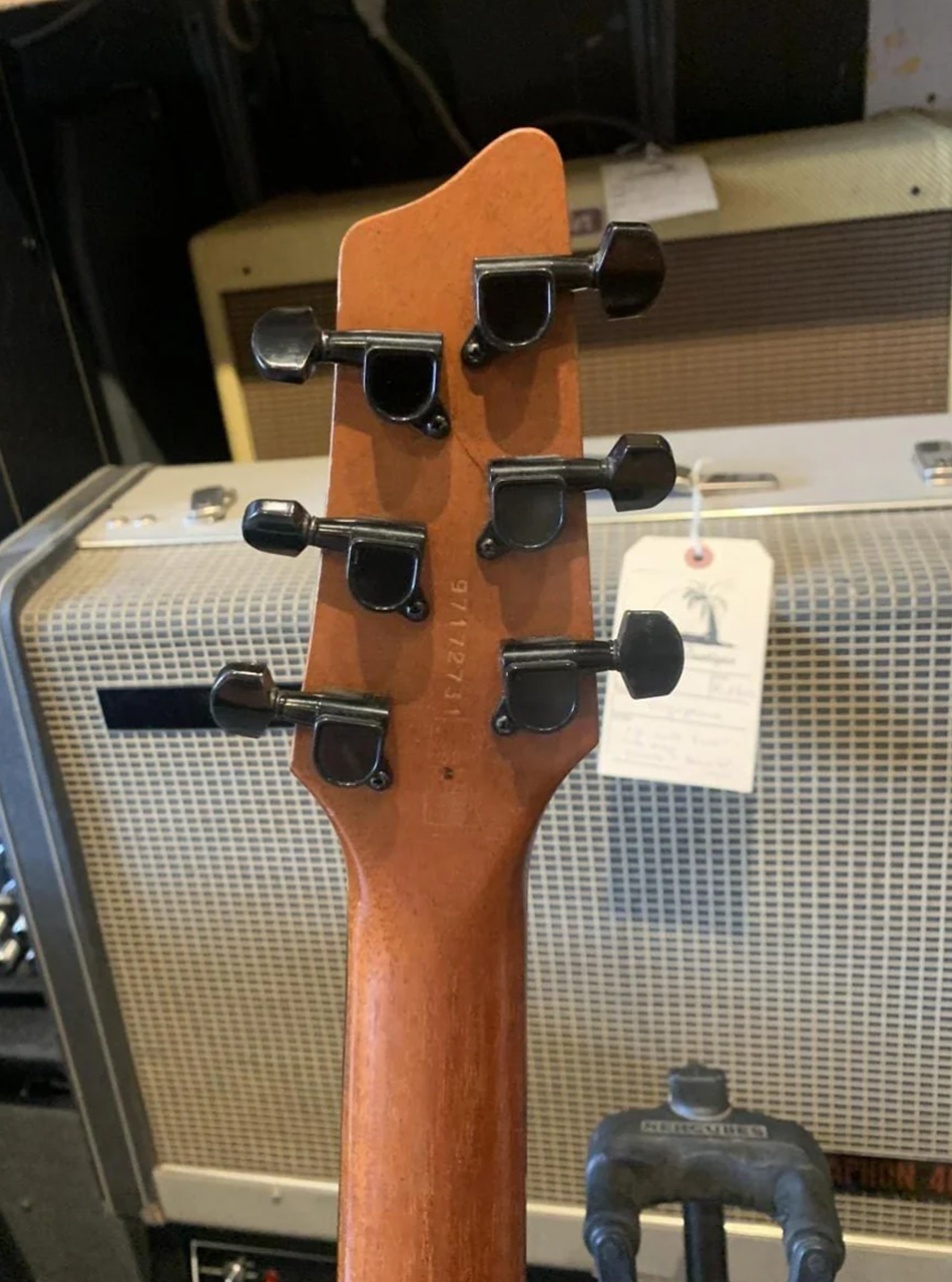 Godin A6