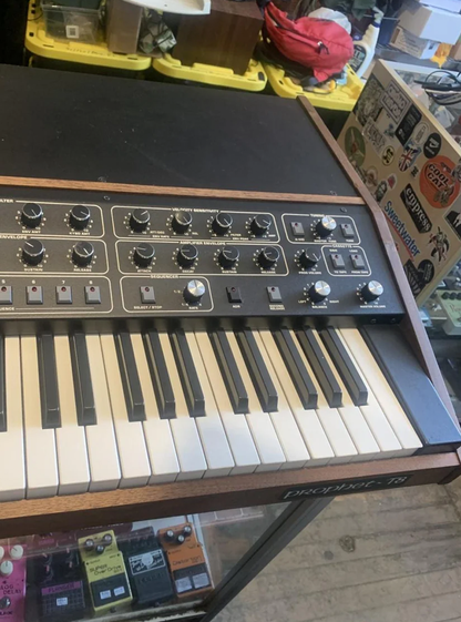 Sequential Prophet T8