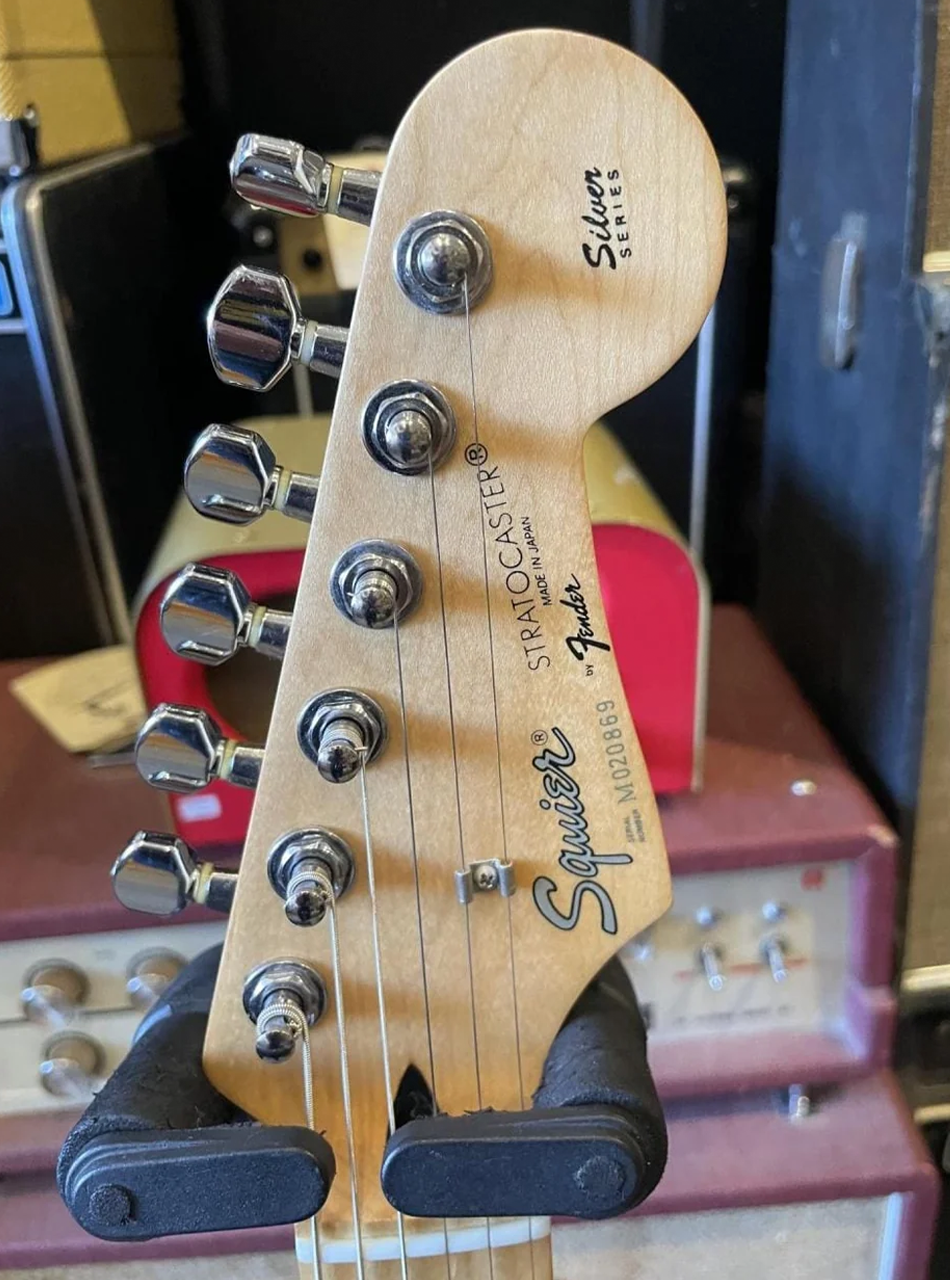 Squier SST-33R Silver Series Stratocaster