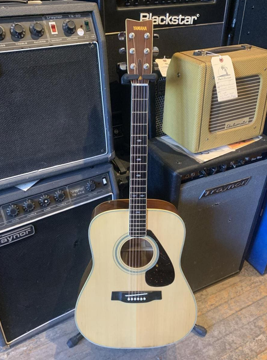 Yamaha FG-401