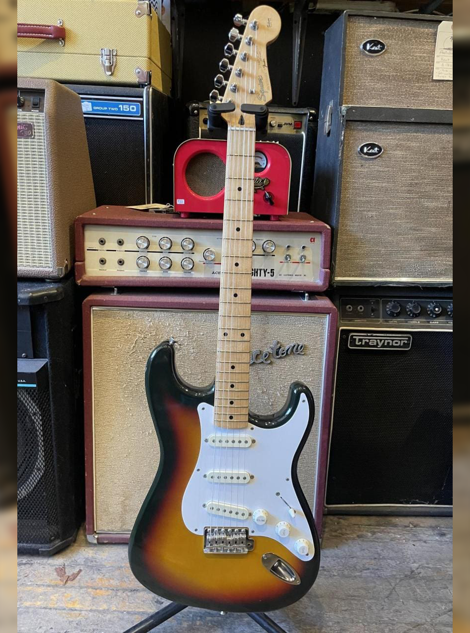 Squier SST-33R Silver Series Stratocaster