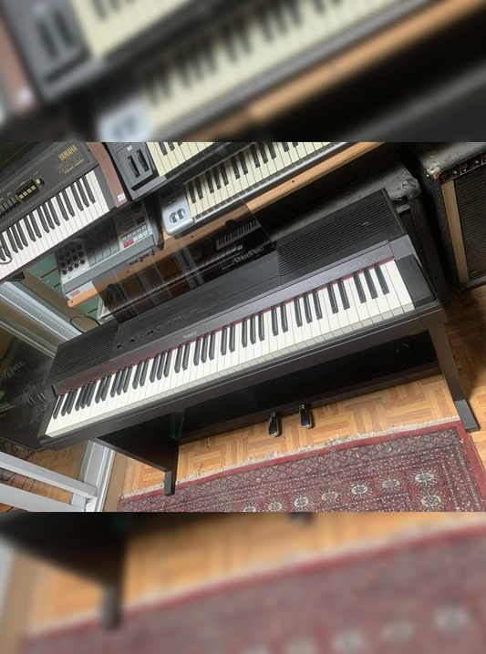 Roland HP-800