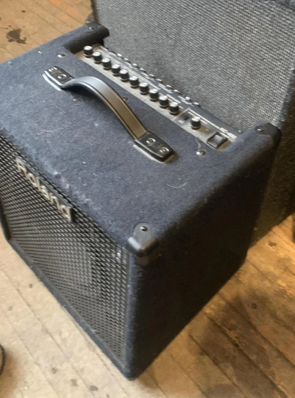 Roland KB400