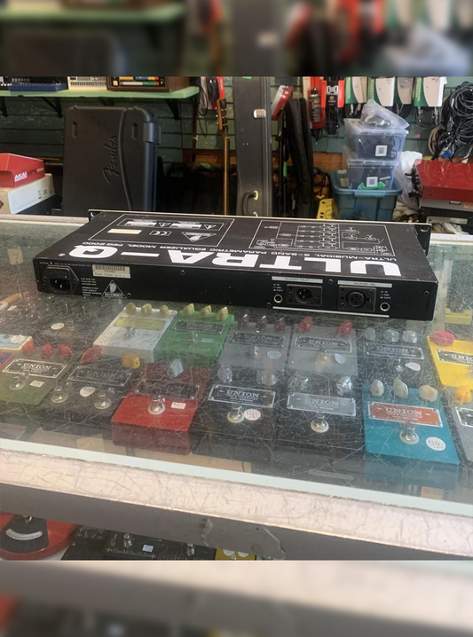 Behringer PEQ2000