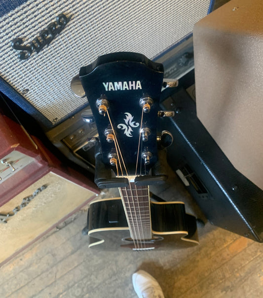 Yamaha APX600