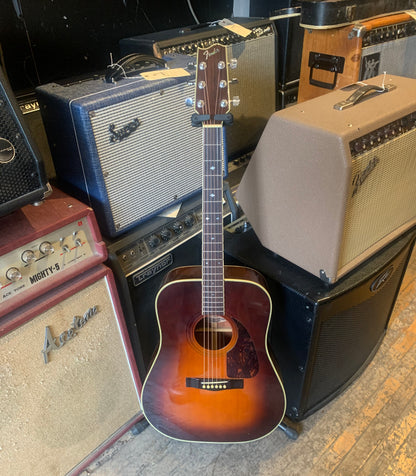 Fender F-240A