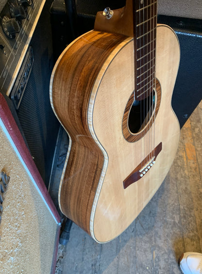 Lefty 2013 Gilmore Guitars Standard