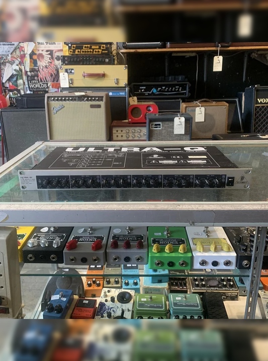 Behringer PEQ2000
