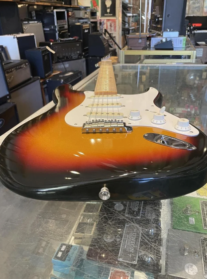 Squier SST-33R Silver Series Stratocaster