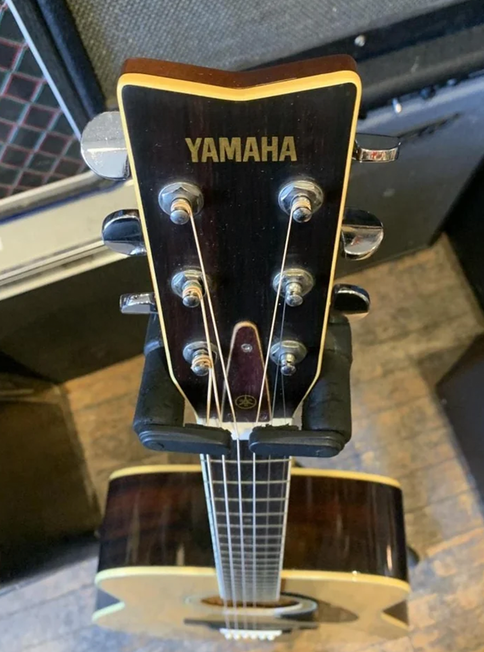Yamaha FG-152